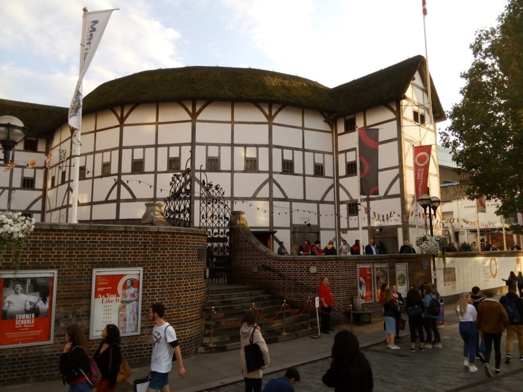 Globe Theatre London exterior