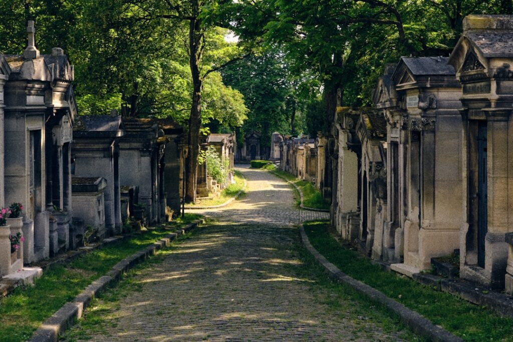 Mur des Fédérés Père Lachaise Cemetery